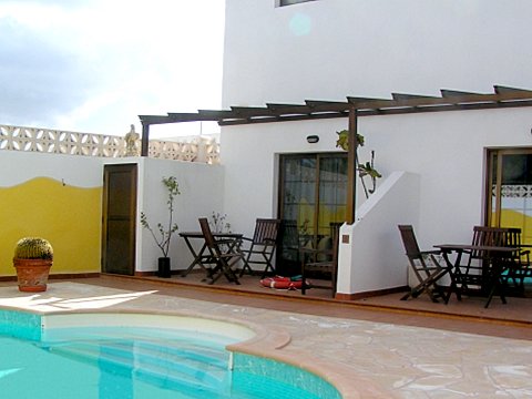 Terrasse vor den studios